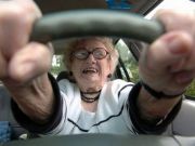 Uber為求司機想歪招：吸引退休老人當司機