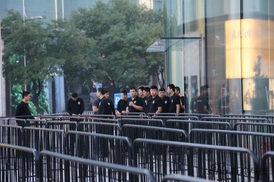 路透：業(yè)內都在盯著買6S的隊能排多長