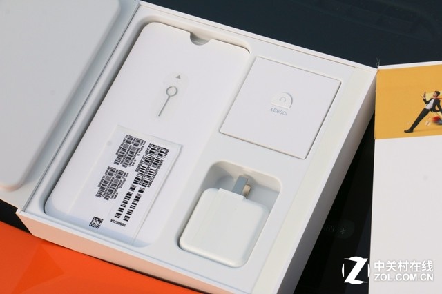 夠快！蘭博基尼載美女送vivo X6Plus  