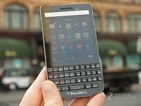  黑莓P9983今日報價7267元 經典外觀設計