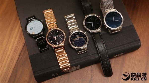 HUAWEI WATCH開(kāi)啟揚(yáng)聲器功能：用手表打電話