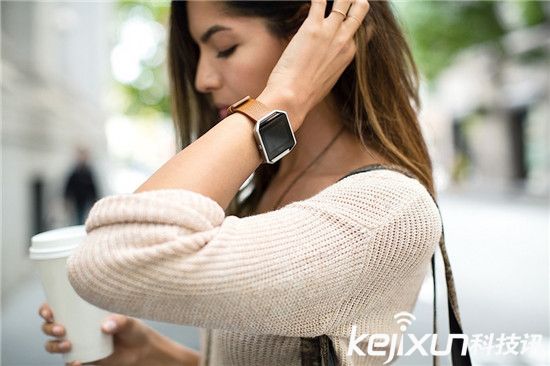 fitbit在CES上發(fā)布新產(chǎn)品：表帶表框都能換！