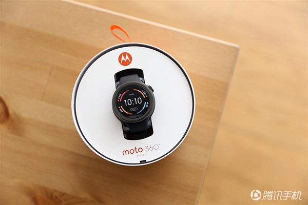 2388元！Moto 360運(yùn)動(dòng)版國(guó)行圖賞：硅膠腕帶