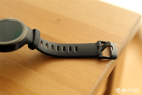 2388元！Moto 360運(yùn)動(dòng)版國(guó)行圖賞：硅膠腕帶
