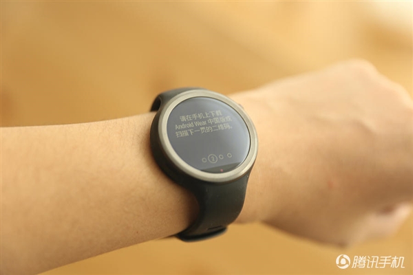 2388元！Moto 360運(yùn)動(dòng)版國(guó)行圖賞：硅膠腕帶