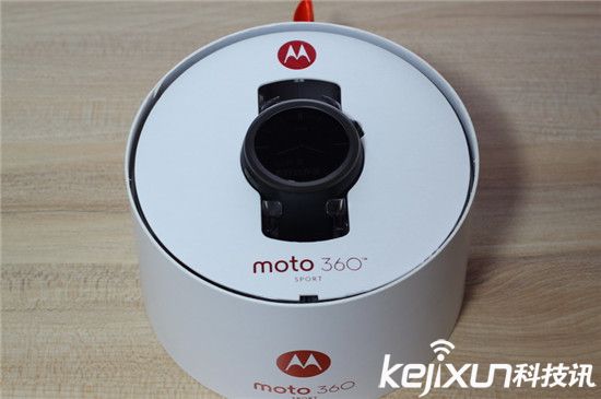 Moto 360 Sport國行版今日開售 2388元起!