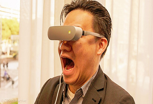 LG 360 VR上手：三星Gear VR不淡定了！