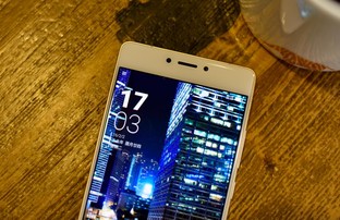拍照出色搭配超級續(xù)航 金立S8上手體驗 