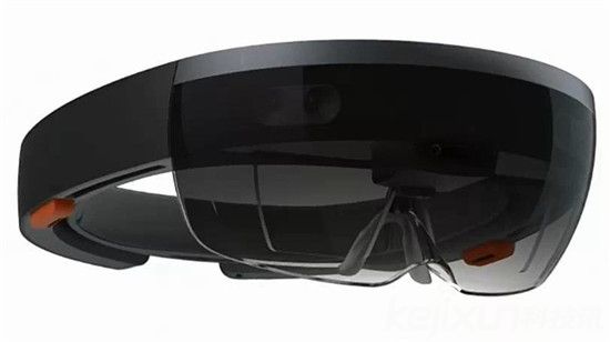微軟HoloLens頭盔開發(fā)版接受預(yù)定：售價(jià)接近2萬元！