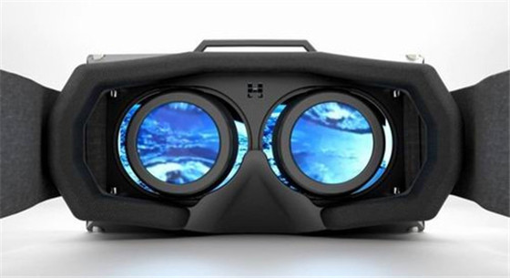 全球首臺Oculus Rift消費版收貨啦：創始人送貨上門