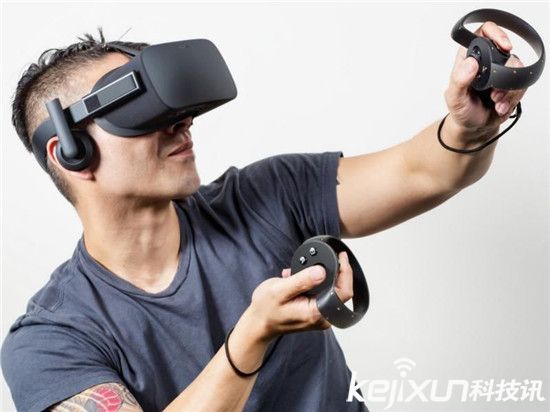 全球首臺Oculus Rift消費版收貨啦：創始人送貨上門