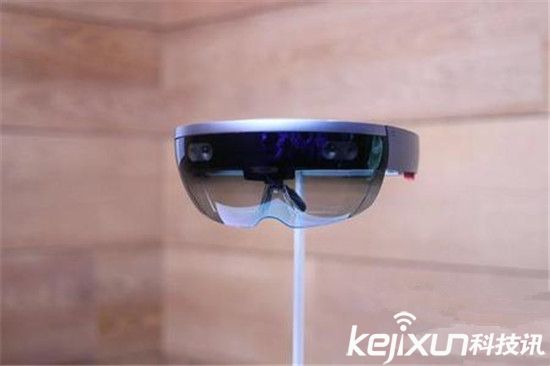 微軟HoloLens讓人失望：發(fā)熱嚴重而且戴著不舒服