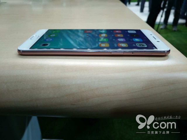 圓潤均衡由內(nèi)而外 OPPO R9搶先體驗