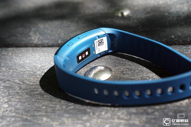 三星Gear Fit 2手環評測體驗 能買10個小米手環