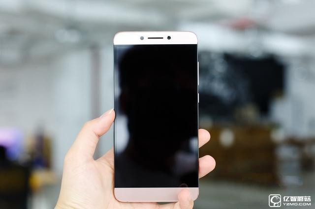 華為P9 Plus/ 樂(lè)視樂(lè)Max 2對(duì)比評(píng)測(cè)：是遇上強(qiáng)敵 更有誠(chéng)意！