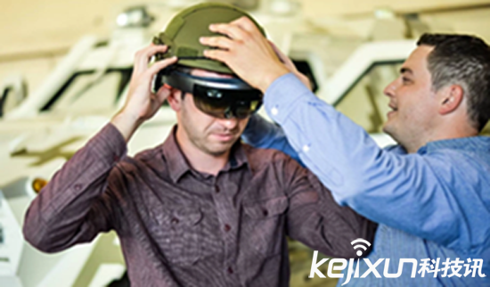 微軟HoloLens眼鏡發(fā)售 售價高達4萬元