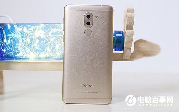 魅藍(lán)X和榮耀6X哪個好？魅藍(lán)X與榮耀暢玩6X區(qū)別對比