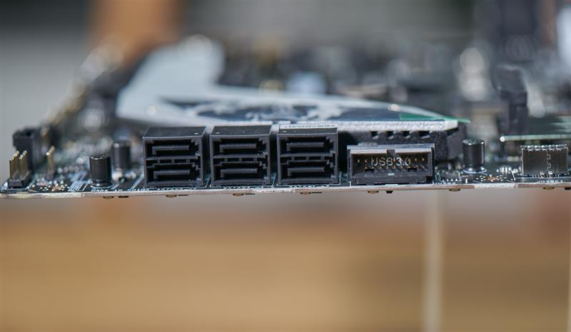 9代酷睿超頻式微！微星MPG Z390 GAMING PRO CARBON AC暗黑板主板評(píng)測(cè)：內(nèi)存超頻時(shí)代到來(lái)