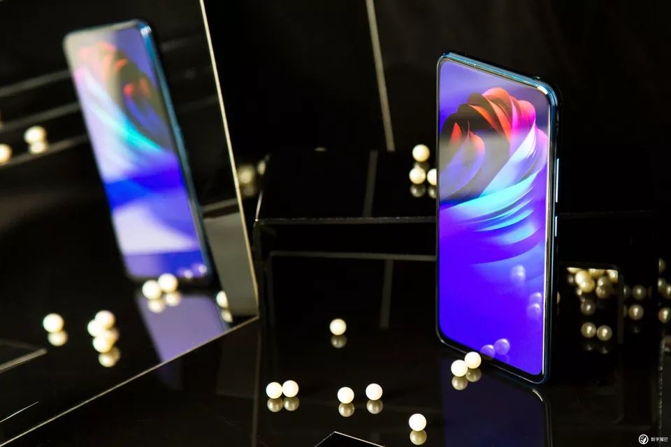 vivo NEX 雙屏版圖賞：既是實(shí)力派，也是「雙面派」