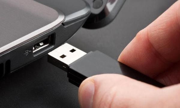如何使用U盤啟動盤(UltraISO)安裝原版Win10系統