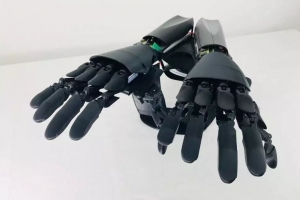 意大利Youbionic公司發(fā)明機械手臂，讓你擁有真正的第三只手！
